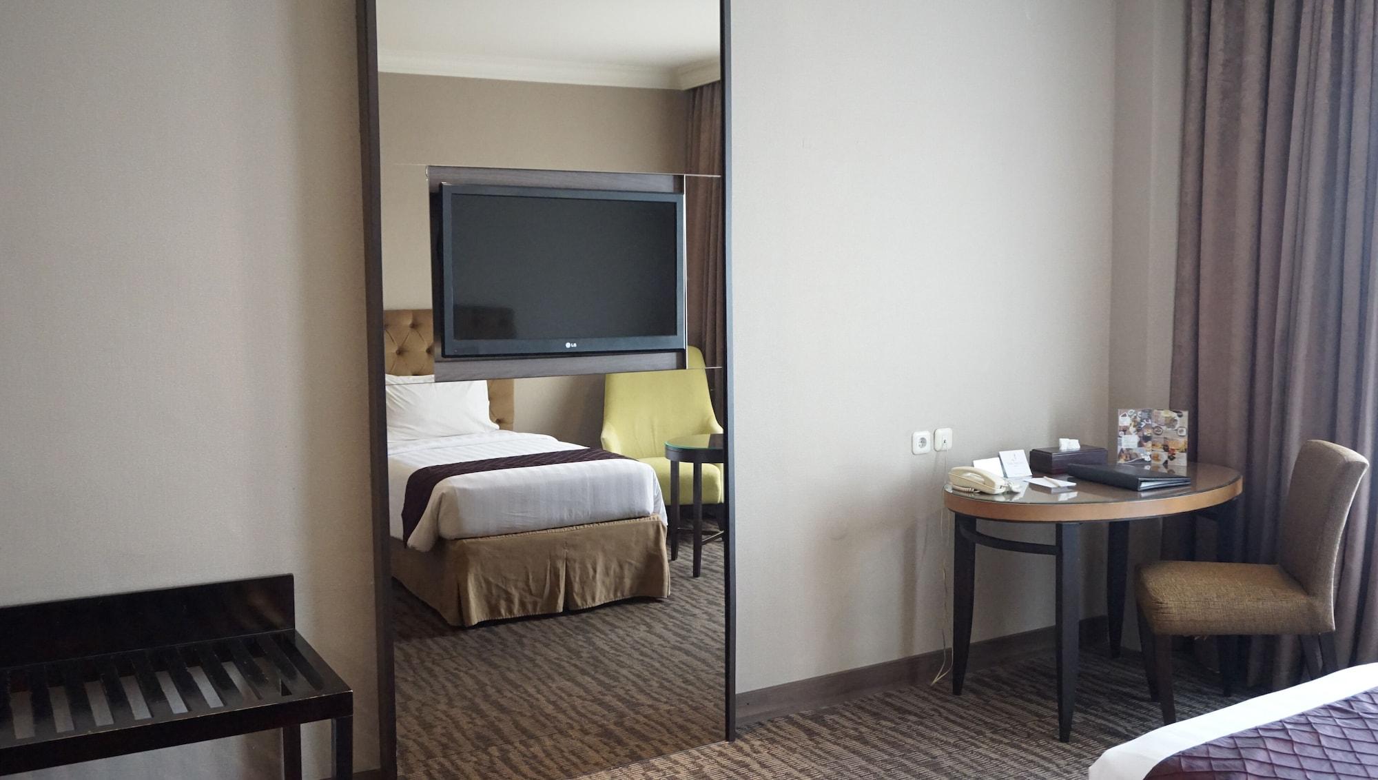 The Mirah Hotel Bogor Extérieur photo